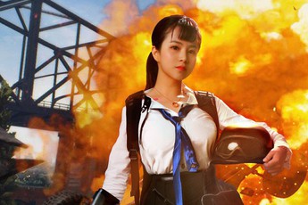 Lại nóng mắt với cosplay PUBG mặt học sinh nhưng lại ngực... khủng