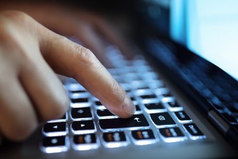 Bộ phím tắt "thần thánh" giúp bạn lướt web nhanh hơn trông thấy khi dùng laptop