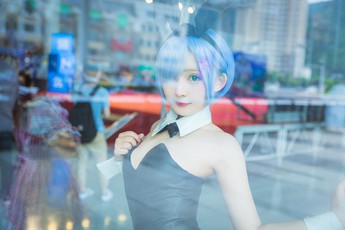Tuyệt vời cosplay nàng hầu Rem "xinh đến ngất ngây" trong Re:Zero