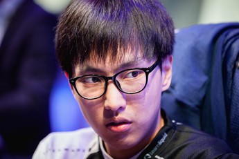 Vì Faker phải chơi Taric, Doublelift không vui ra mặt, công khai chỉ trích Riot sáng tạo "quá đà"