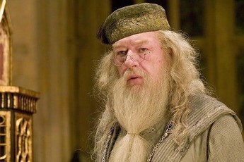 16 bí mật bất ngờ hiếm ai biết về Hiệu trưởng Dumbledore (P.1)