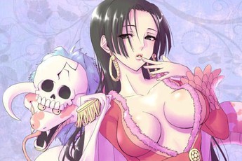 Bỏng mắt với vẻ đẹp gợi cảm khó cưỡng của Nữ hoàng Hải tặc Boa Hancock trong One Piece