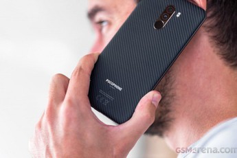 Video: "Mổ bụng" smartphone rẻ nhất sở hữu Snapdragon 845 - Pocophone F1