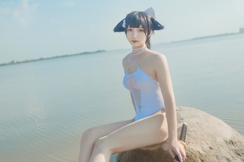 Lại nóng mắt với cosplay cực gợi cảm trong game hot Azur Lane