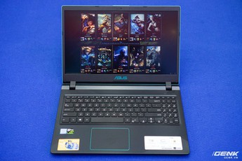 Cận cảnh laptop chơi game Asus F560 giá rẻ cho học sinh, sinh viên: GTX 1050, viền mỏng NanoEdge, sạc nhanh 50% trong 39 phút