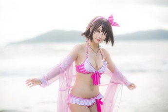 Đốt mắt với cosplay cô nàng Megumi Kato ngực khủng