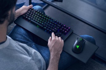 Đây là Razer Turret, bộ phím chuột đầu tiên dành cho Xbox, giá gần 6 triệu, hỗ trợ 16 game, dùng được cả cho máy tính