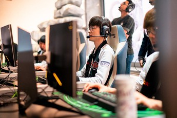 LMHT: 'Chơi chiêu' backdoor IQ 500, SKT đánh bại RNG trong kèo Bo1 hay nhất lịch sử CKTG