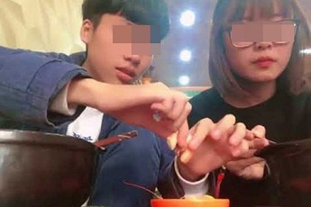 Cô gái bắt người yêu bóc rồi xơi hết cả cân tôm, ăn xong bị bạn trai chia tay không nuối tiếc