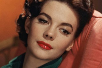 Tuổi thơ của những nữ minh tinh Hollywood: Sự thật đau đớn phía sau vỏ bọc sắc đẹp