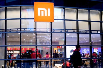 Ngựa quen đường cũ, Xiaomi lại tiếp tục copy trắng trợn thiết kế của Apple và chiến lược sản phẩm của Samsung