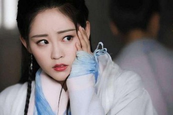 Hóa ra Chu Chỉ Nhược được nhà văn Kim Dung ưu ái rất nhiều, chỉnh sửa Ỷ Thiên Đồ Long Ký 3 lần để tặng nàng cái kết viên mãn!