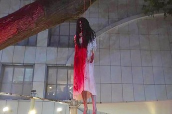 Dư luận tranh cãi về những màn trang trí Halloween khiếp đảm: Thú vị hay đáng dẹp bỏ?