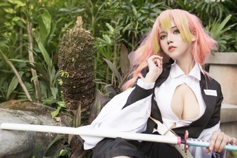 Ngất ngây khi ngắm nàng Luyến trụ Kimetsu no Yaiba xinh như mộng bước ra đời thật