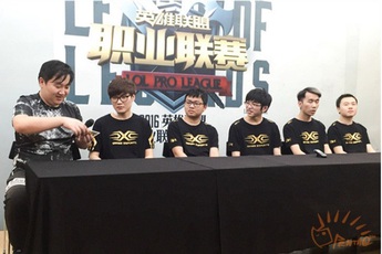 LNG chia tay HLV Zhu Kai, SofM cũng úp mở ra đi, đội hình Snake Esports năm nào giờ chỉ còn lại Flandre