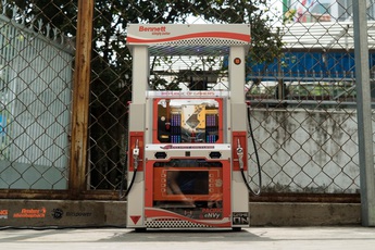 "Nghệ sĩ" làm PC Nhện Hổ Phách lại khiến game thủ đứng hình với bộ máy tính 'trạm xăng' cực chuẩn