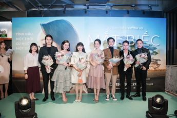 Không quản ngại mưa gió, fan Mắt Biếc vẫn "vây kín" rạp chiếu phim ủng hộ buổi Premiere tại Hà Nội