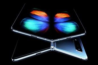 Samsung Galaxy Fold - chiêu bài tiếp thị hay thực sự là con bài thay đổi cuộc chơi?