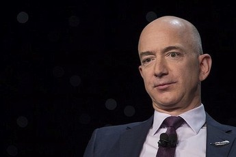 Tỉ phú giàu nhất thế giới Jeff Bezos bị đe dọa công khai ảnh khỏa thân