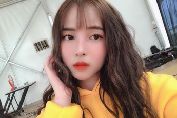 Bé Cơ - nữ streamer nhỏ nhắn nhưng lại gây cuốn hút với vẻ đẹp tựa thiên thần