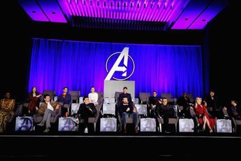 Họp báo Avengers: Endgame chừa ghế trống để tưởng nhớ các siêu anh hùng đã hi sinh