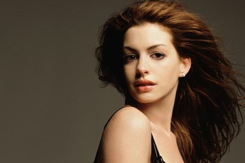 Đổ gục với loạt ảnh vẻ đẹp nữ thần suốt 20 năm của "công chúa" Anne Hathaway trên màn ảnh