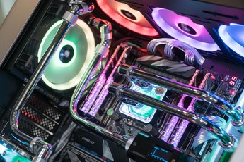 Dàn máy tính streaming siêu khủng, búng tay quyết mua một phát bay ngay 120 triệu đồng