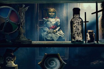 Annabelle: Ác Quỷ Trở Về tung trailer mới nhất đầy rùng rợn, hé lộ thêm nhiều nhân vật quỷ ám khác thuộc Vũ trụ phim kinh dị The Conjuring