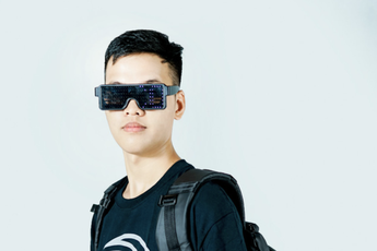 Chim Sẻ Đi Nắng Unbox hộp quà khủng đến từ Facebook Gaming nhân dịp sinh nhật tuổi 24