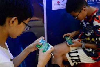 Trung Quốc khắt khe với nội dung yêu đương trong game, nhân vật nữ phải mặc che đủ 3/4 ngực