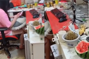 Dân tình khiếp sợ với căn phòng của nữ streamer bẩn như "vừa xảy ra vụ nổ", nhìn gối ngủ đen ngòm như nhặt từ đống rác