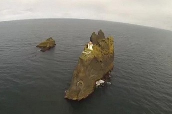 Ngọn hải đăng bị cô lập ở Iceland này là nơi hoàn hảo để tránh một đại dịch zombie