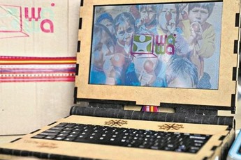 Công ty Peru này tạo ra những chiếc laptop bọc gỗ có một không hai, bền bỉ từ khi còn tiểu học đến lúc vào đại học
