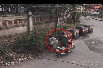 Nam thanh niên giở trò sàm sỡ với "cô gái" mặc váy và điếng người khi biết danh tính