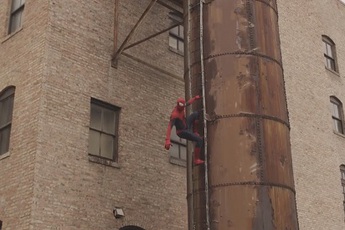 Bay nhảy như Người Nhện Peter... Parkour