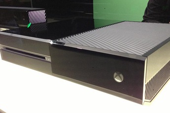 Xbox One công bố giá bán hơn 10 triệu VND