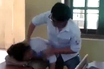 Shock với clip bạo lực nam sinh đánh nữ sinh