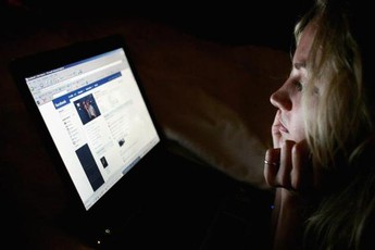 Lạm dụng Facebook có thể khiến... mất trí nhớ tạm thời