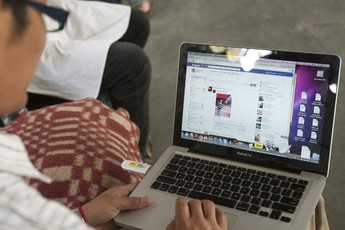 Facebook đang bị lỗi cục bộ, không thể xem nội dung trên tường
