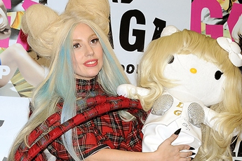 Chiêm ngưỡng mèo Kitty giá 450 triệu của Lady Gaga