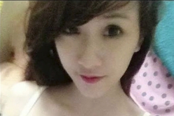 Sốt với nữ game thủ vẽ hình Liên Minh Huyền Thoại lên ngực