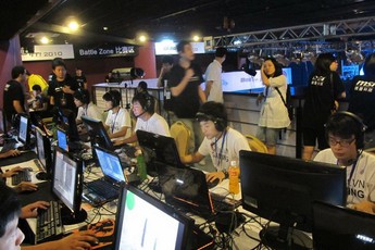 Các đội tuyển “say máu” luyện tập cho King of FPS