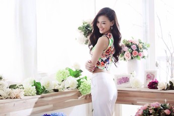 Siêu mẫu Hồng Quế đẹp rạng ngời trong bộ ảnh đầu xuân