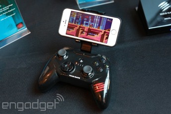 Cận cảnh tay cầm chơi game iPhone cực chất