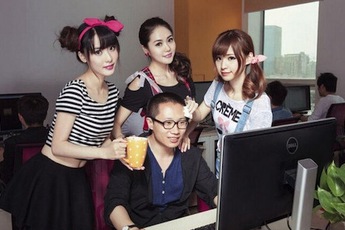 Công ty game chơi trội cho gái đẹp 'cơm bưng nước rót' 