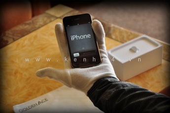 Người thợ Việt đầu tiên chế tác iPhone 4S mạ vàng