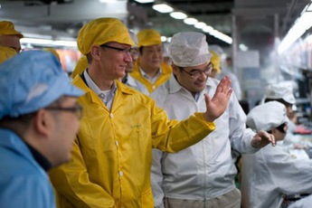 Tim Cook được lòng nhân viên hơn cả Steve Jobs