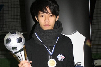 Cùng tìm hiểu về đội hình “lạ đời” của người hùng PESVN