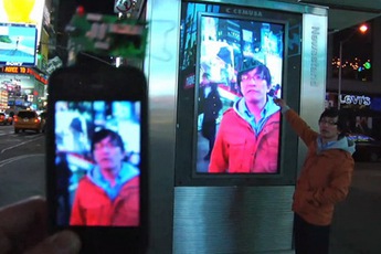 Chàng hacker "quậy tưng bừng" màn hình Quảng trường Thời Đại