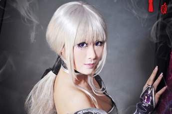 Nữ chiến binh khiêu gợi trong cosplay Thiên Hạ 2